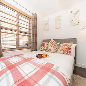 Centre Posh Parlour Gated Parking 1bed Wifi Apartment Kingston upon Hull