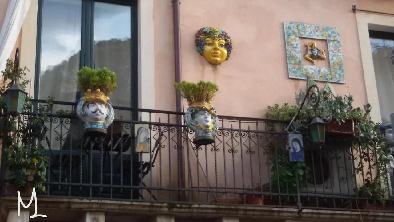 A MENNULARA, Appartamento Taormina Centro Italia
